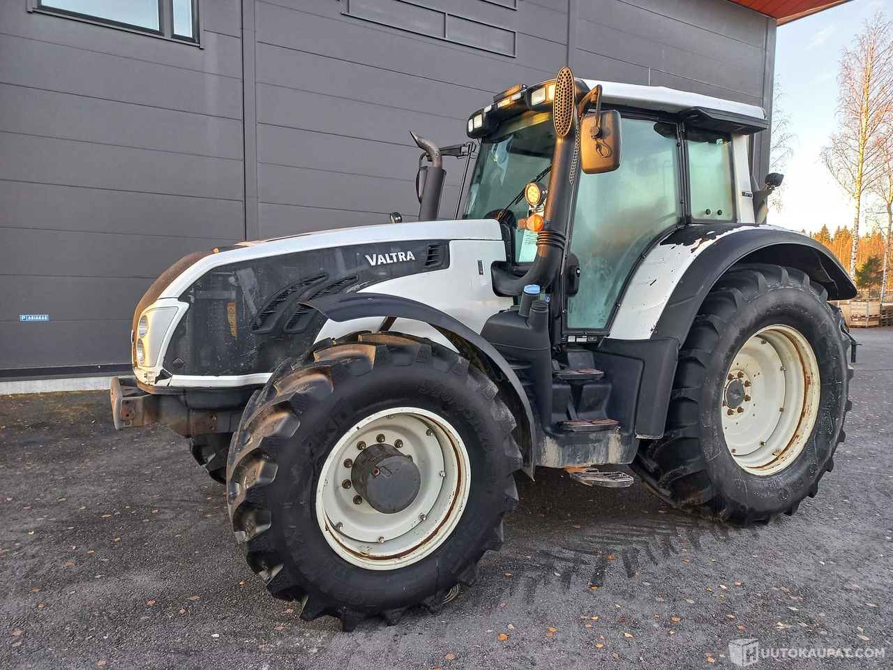 Valtra T213 VERSU, 2013, 11 100 h, MTK25, Joensuu - 장궤형 트랙터 : 사진 1 Valtra T213 VERSU, 2013, 11 100 h, MTK25, Joensuu - 장궤형 트랙터 : 사진 1