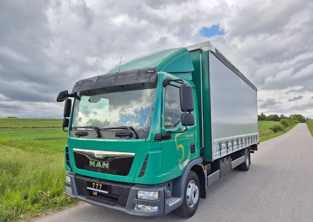 MAN TGL 12.250 6.2m AUTOMAT KLIMA z Niemiec ESP nowe opony EURO 6 / 4.75 rozstaw / zawiesie na wózek widłowy / TOP STAN / okazja nauka jazdy MOŻLIWOŚĆ DOSTOSOWANIA 12t - 커튼사이더 트럭 : 사진 3 MAN TGL 12.250 6.2m AUTOMAT KLIMA z Niemiec ESP nowe opony EURO 6 / 4.75 rozstaw / zawiesie na wózek widłowy / TOP STAN / okazja nauka jazdy MOŻLIWOŚĆ DOSTOSOWANIA 12t - 커튼사이더 트럭 : 사진 3
