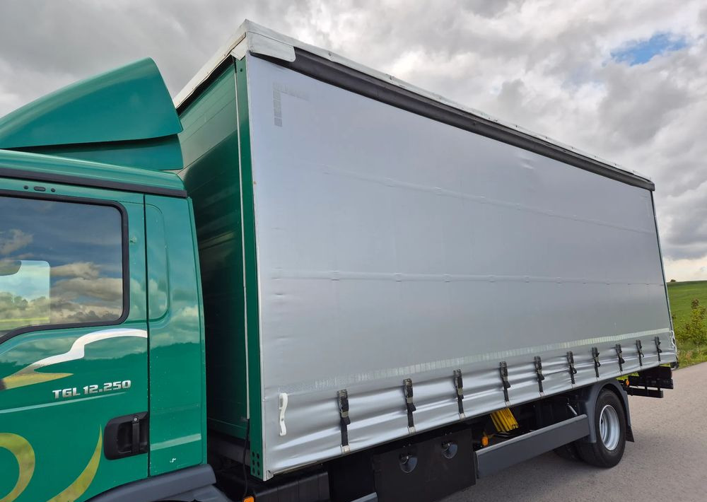 MAN TGL 12.250 6.2m AUTOMAT KLIMA z Niemiec ESP nowe opony EURO 6 / 4.75 rozstaw / zawiesie na wózek widłowy / TOP STAN / okazja nauka jazdy MOŻLIWOŚĆ DOSTOSOWANIA 12t - 커튼사이더 트럭 : 사진 4 MAN TGL 12.250 6.2m AUTOMAT KLIMA z Niemiec ESP nowe opony EURO 6 / 4.75 rozstaw / zawiesie na wózek widłowy / TOP STAN / okazja nauka jazdy MOŻLIWOŚĆ DOSTOSOWANIA 12t - 커튼사이더 트럭 : 사진 4