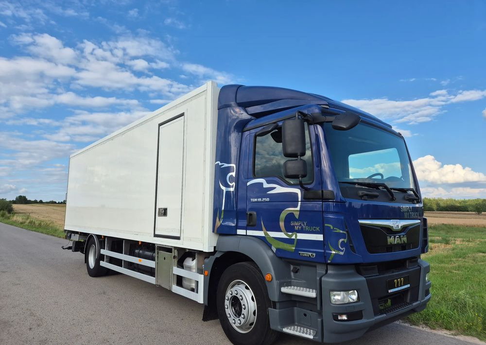 MAN TGM 18.290 18.250 Carrier 1950 D/E z Holandii / TOP STAN / 7.5m / 18 palet / winda + drzwi boczne / OKAZJA - 냉동탑차 : 사진 2 MAN TGM 18.290 18.250 Carrier 1950 D/E z Holandii / TOP STAN / 7.5m / 18 palet / winda + drzwi boczne / OKAZJA - 냉동탑차 : 사진 2