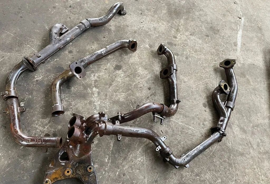 Scania R 730 V8 1906965 Scania R 730 V8 1906965 truck - 배기 매니폴드 트럭 용 : 사진 1 Scania R 730 V8 1906965 Scania R 730 V8 1906965 truck - 배기 매니폴드 트럭 용 : 사진 1