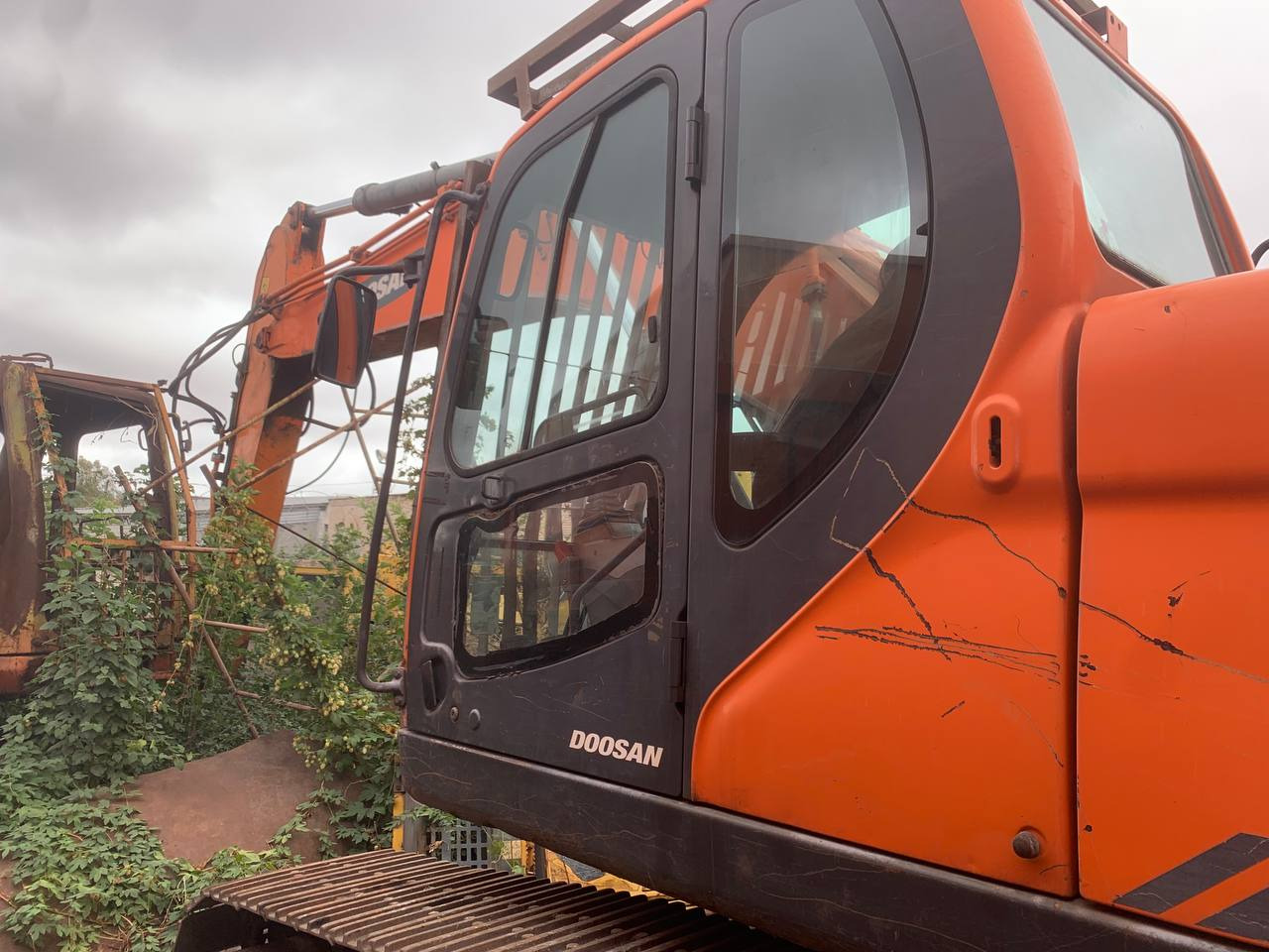 DOOSAN DX 260LCA - 크롤러 굴삭기 : 사진 4 DOOSAN DX 260LCA - 크롤러 굴삭기 : 사진 4