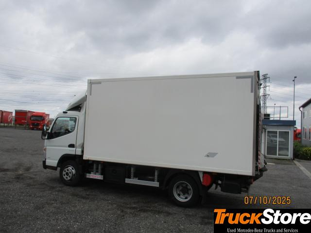 FUSO Canter 7C18 - 냉동 밴 : 사진 4 FUSO Canter 7C18 - 냉동 밴 : 사진 4