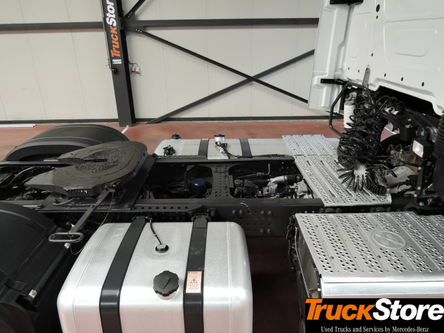 Mercedes-Benz Actros 1845 LS - 트랙터 유닛 : 사진 2 Mercedes-Benz Actros 1845 LS - 트랙터 유닛 : 사진 2