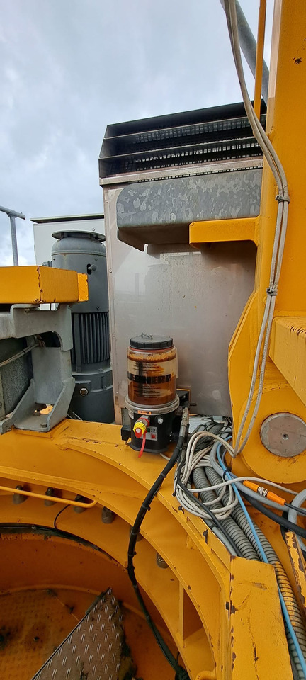 Liebherr 250EC-B12 Litronic - 타워 크레인 : 사진 1 Liebherr 250EC-B12 Litronic - 타워 크레인 : 사진 1