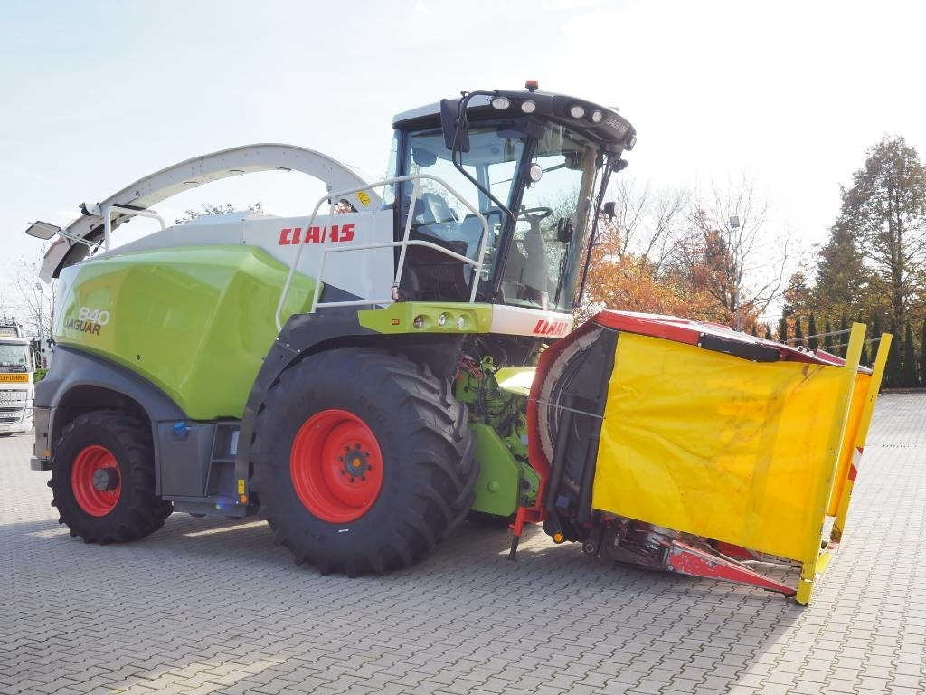Claas Jaguar 840 4x4 + Kemper 445 - 견인식 목초수확기 : 사진 4 Claas Jaguar 840 4x4 + Kemper 445 - 견인식 목초수확기 : 사진 4