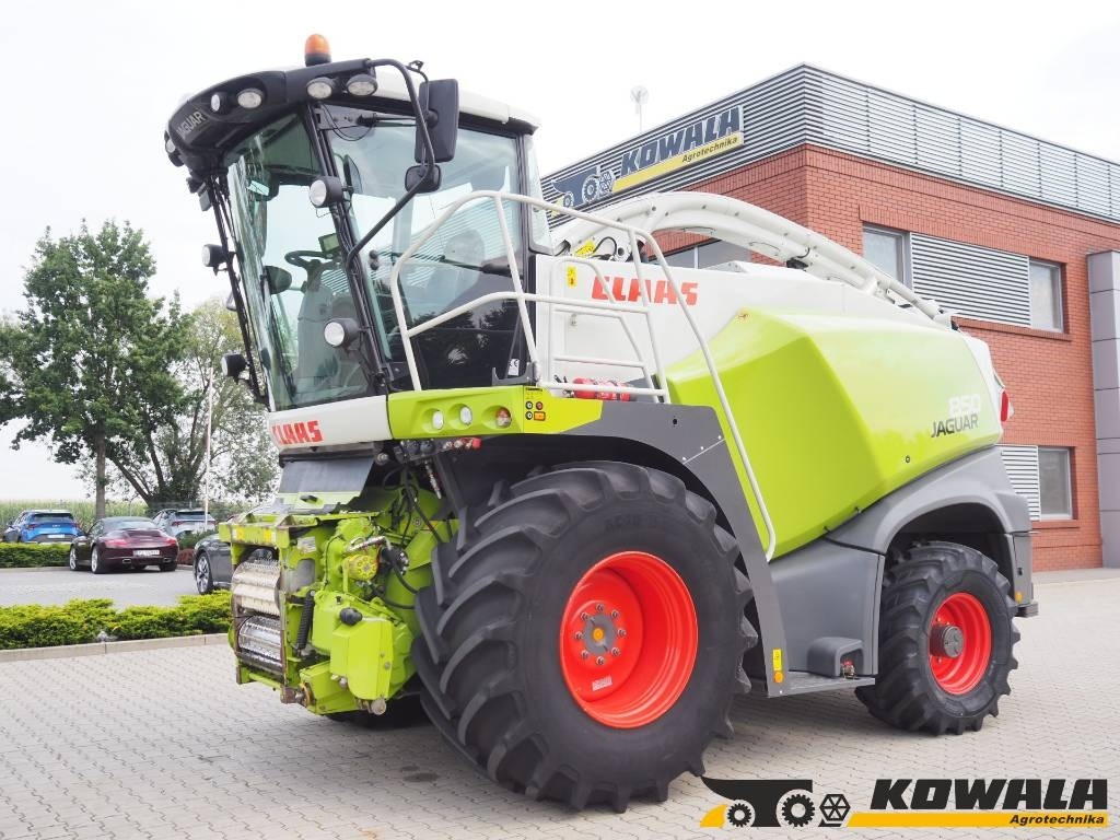 Claas Jaguar 850 4WD - 견인식 목초수확기 : 사진 1 Claas Jaguar 850 4WD - 견인식 목초수확기 : 사진 1