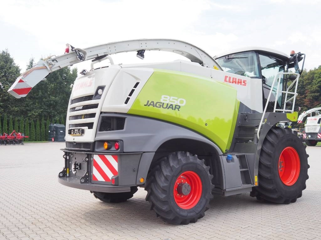 Claas Jaguar 850 4WD - 견인식 목초수확기 : 사진 3 Claas Jaguar 850 4WD - 견인식 목초수확기 : 사진 3
