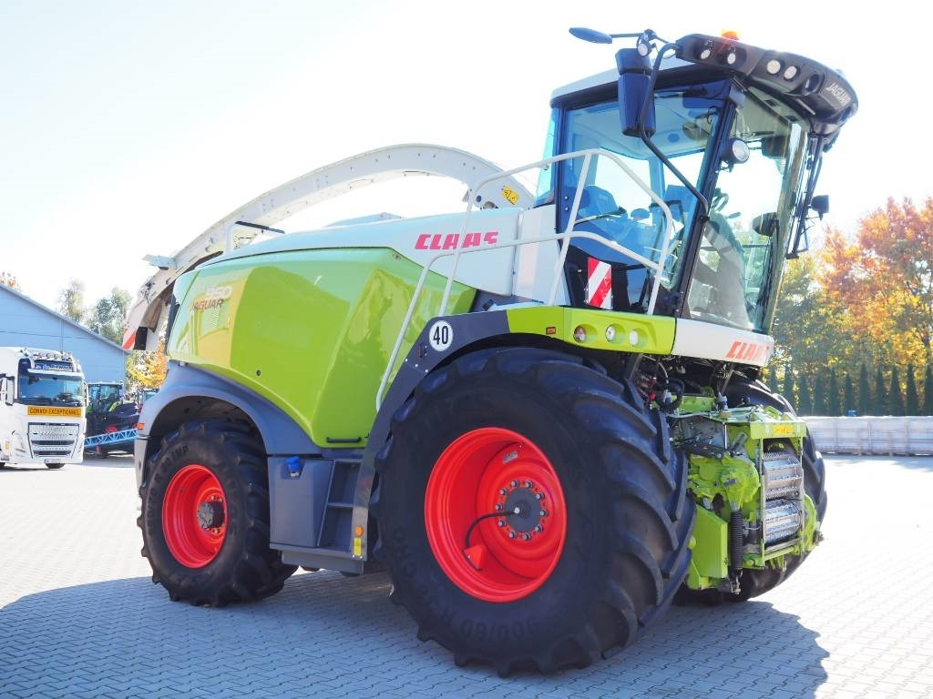 Claas Jaguar 950 4x4 - 견인식 목초수확기 : 사진 4 Claas Jaguar 950 4x4 - 견인식 목초수확기 : 사진 4