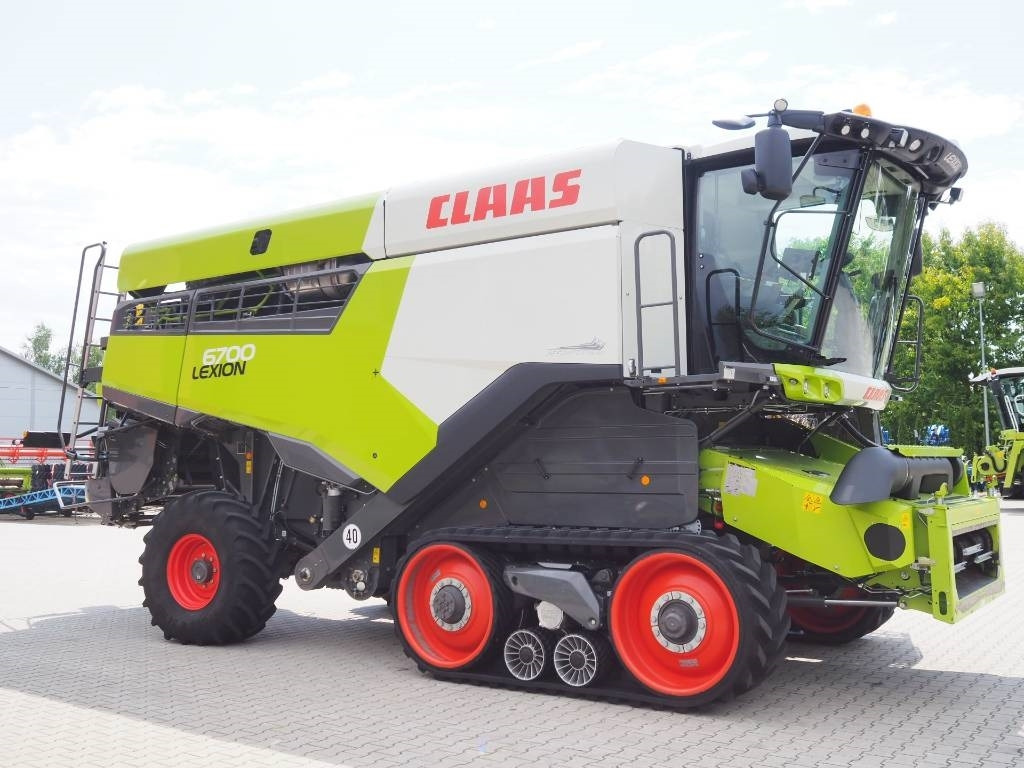 Claas Lexion 6700TT GPS + V770 - 목초수확기 : 사진 4 Claas Lexion 6700TT GPS + V770 - 목초수확기 : 사진 4