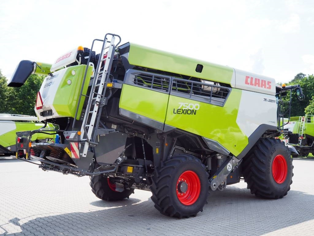 Claas Lexion 7500 + V930 - 목초수확기 : 사진 3 Claas Lexion 7500 + V930 - 목초수확기 : 사진 3