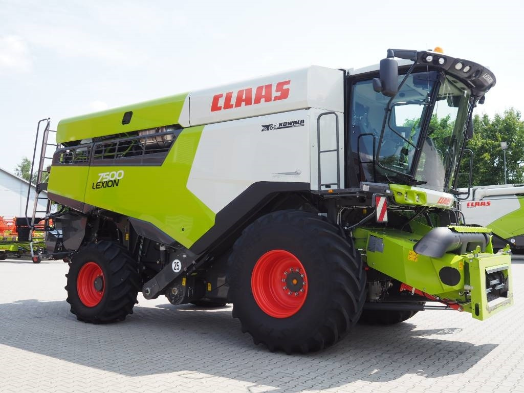 Claas Lexion 7500 + V930 - 목초수확기 : 사진 4 Claas Lexion 7500 + V930 - 목초수확기 : 사진 4