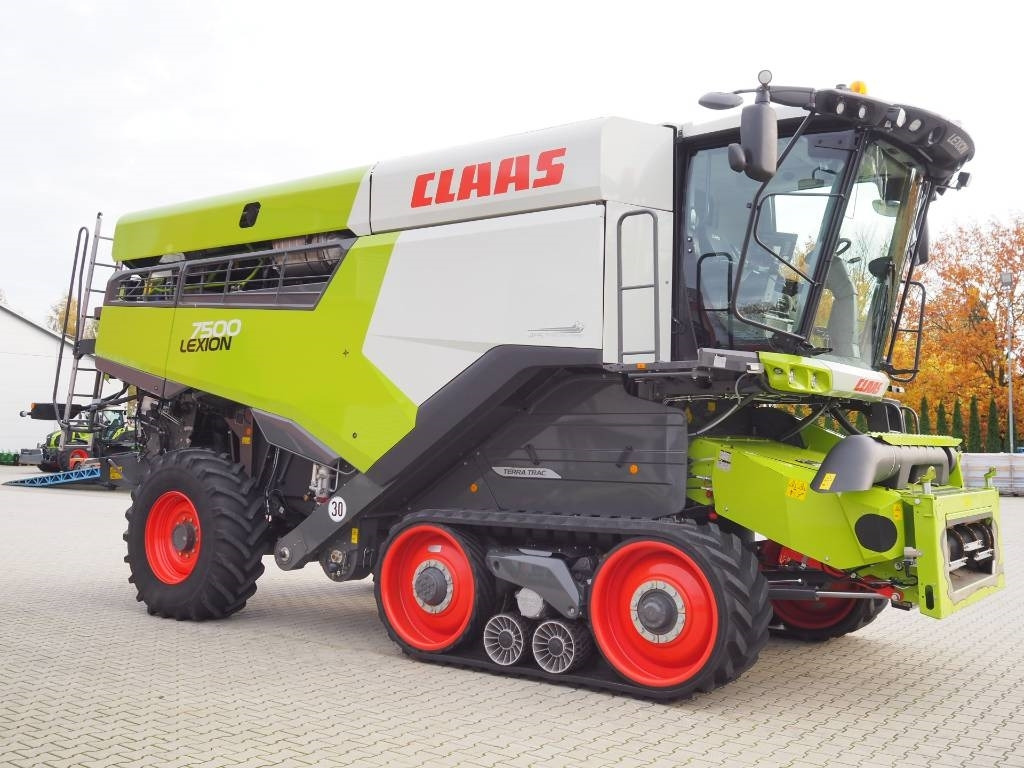 Claas Lexion 7500TT GPS + V930 - 목초수확기 : 사진 4 Claas Lexion 7500TT GPS + V930 - 목초수확기 : 사진 4