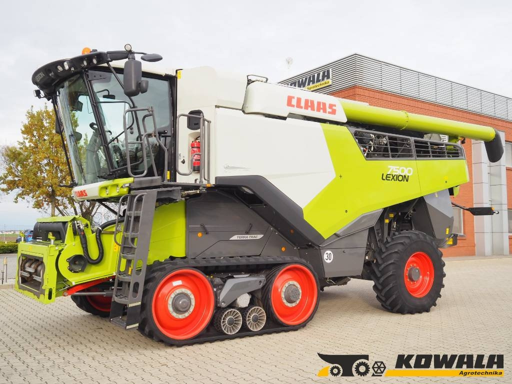 Claas Lexion 7500TT GPS + V930 - 목초수확기 : 사진 1 Claas Lexion 7500TT GPS + V930 - 목초수확기 : 사진 1