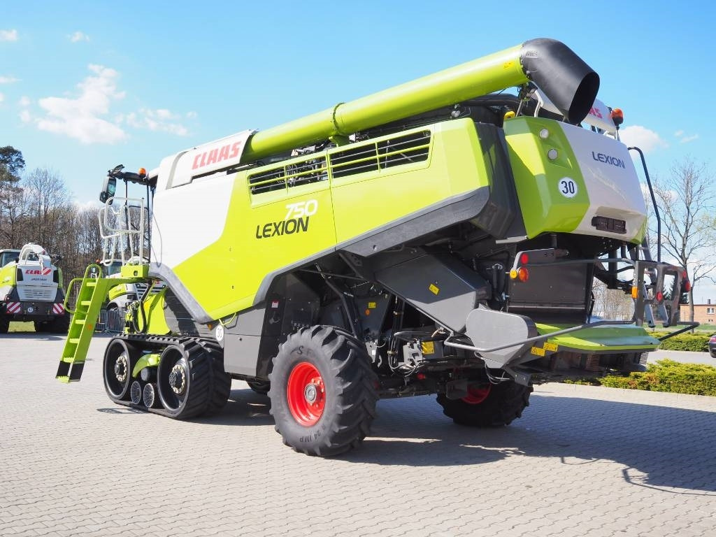 Claas Lexion 750TT GPS + V930 - 목초수확기 : 사진 2 Claas Lexion 750TT GPS + V930 - 목초수확기 : 사진 2