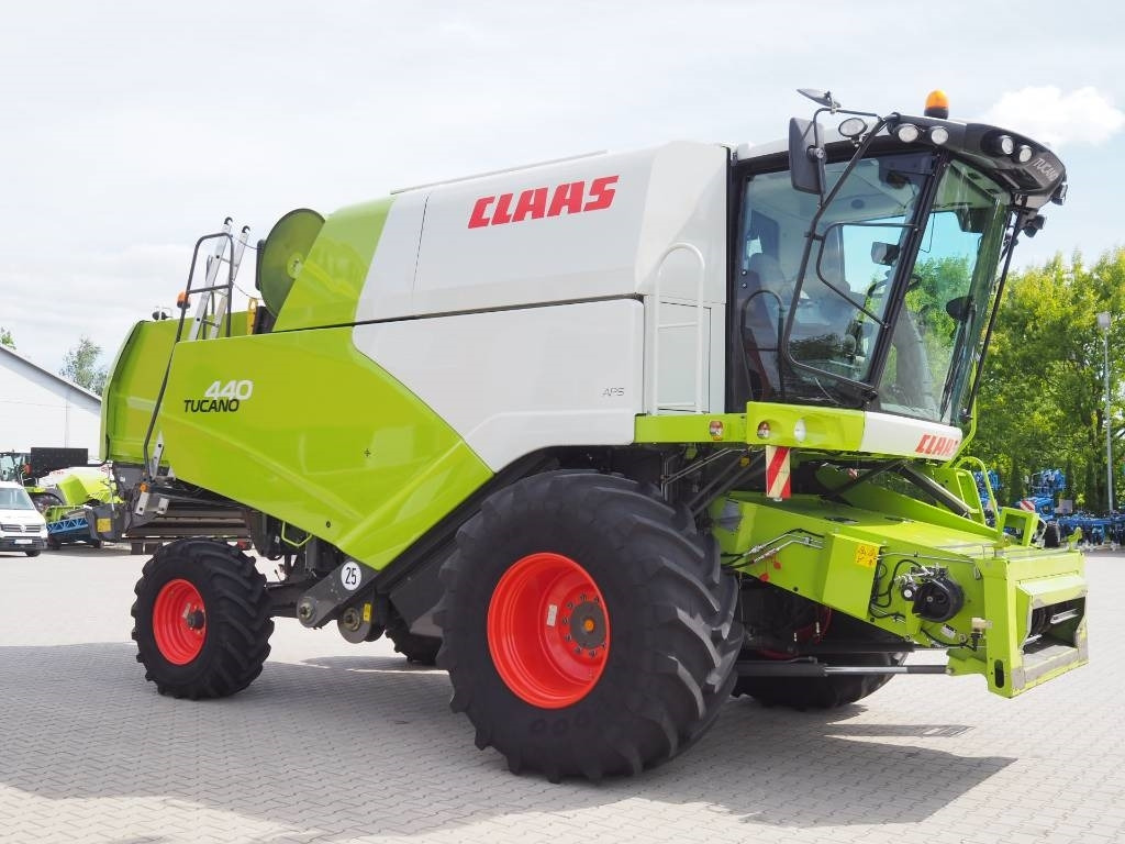 Claas Tucano 440 + V620 - 목초수확기 : 사진 4 Claas Tucano 440 + V620 - 목초수확기 : 사진 4