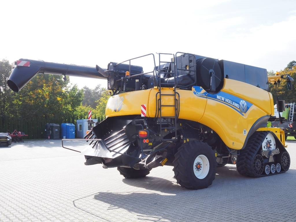 New Holland CR 9090 SmartTrax 4x4 + VF 10,7 m  - 목초수확기 : 사진 3 New Holland CR 9090 SmartTrax 4x4 + VF 10,7 m  - 목초수확기 : 사진 3