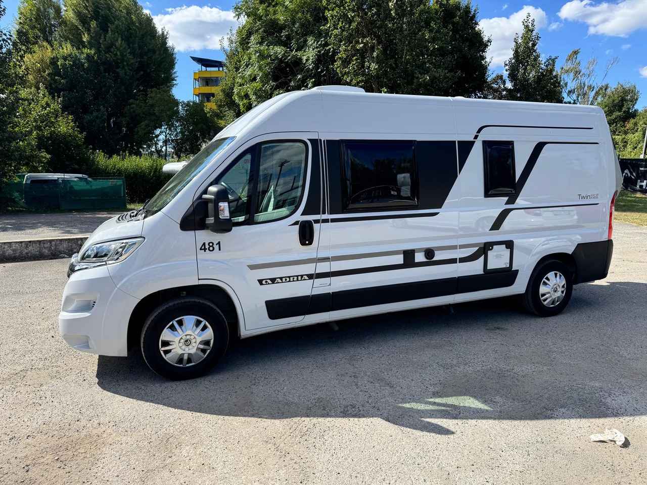 ADRIA Twin 600 SP - 캠핑 밴 : 사진 3 ADRIA Twin 600 SP - 캠핑 밴 : 사진 3