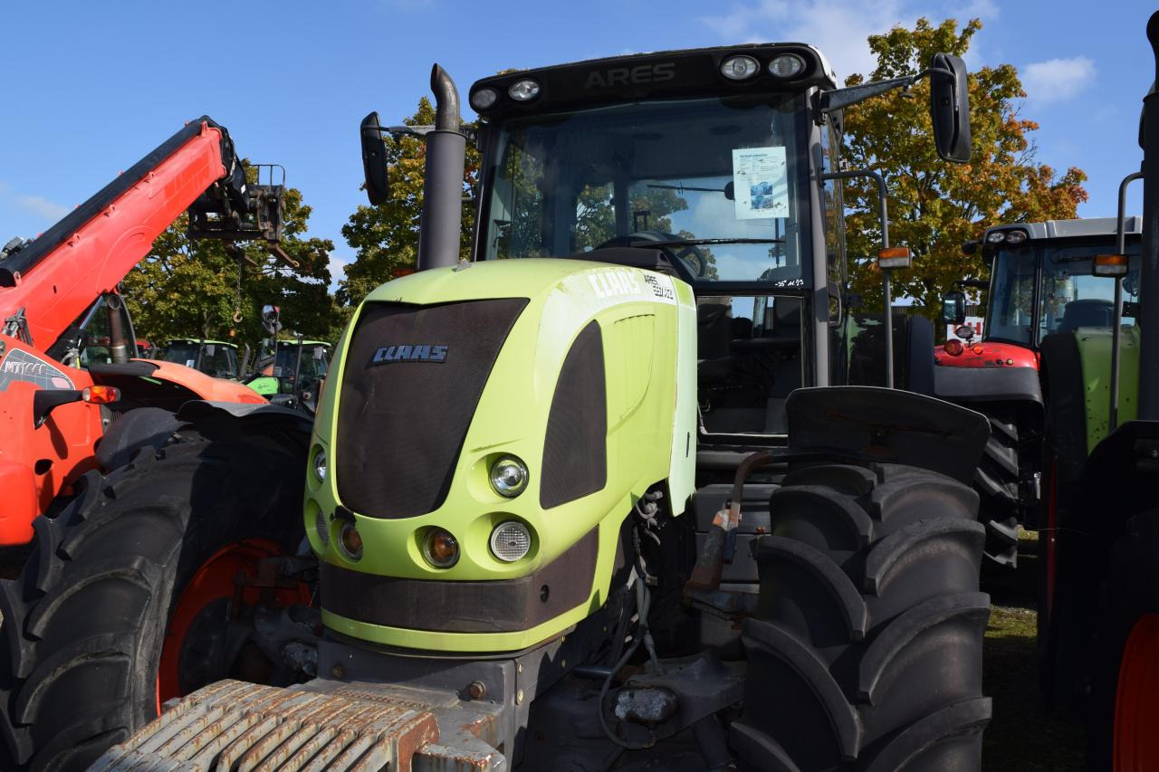 CLAAS Ares 697 ATZ - 장궤형 트랙터 : 사진 2 CLAAS Ares 697 ATZ - 장궤형 트랙터 : 사진 2