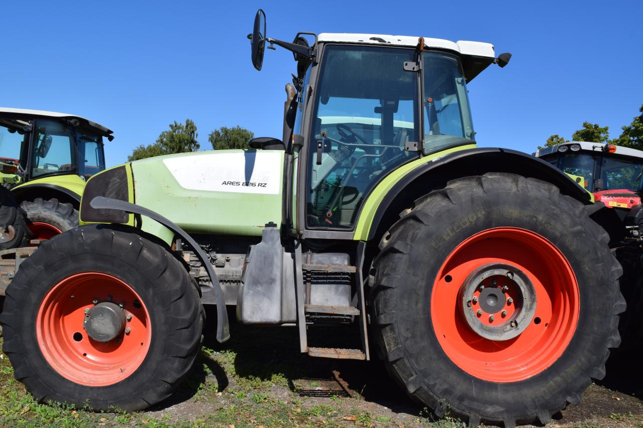 CLAAS Ares 826 RZ - 장궤형 트랙터 : 사진 2 CLAAS Ares 826 RZ - 장궤형 트랙터 : 사진 2