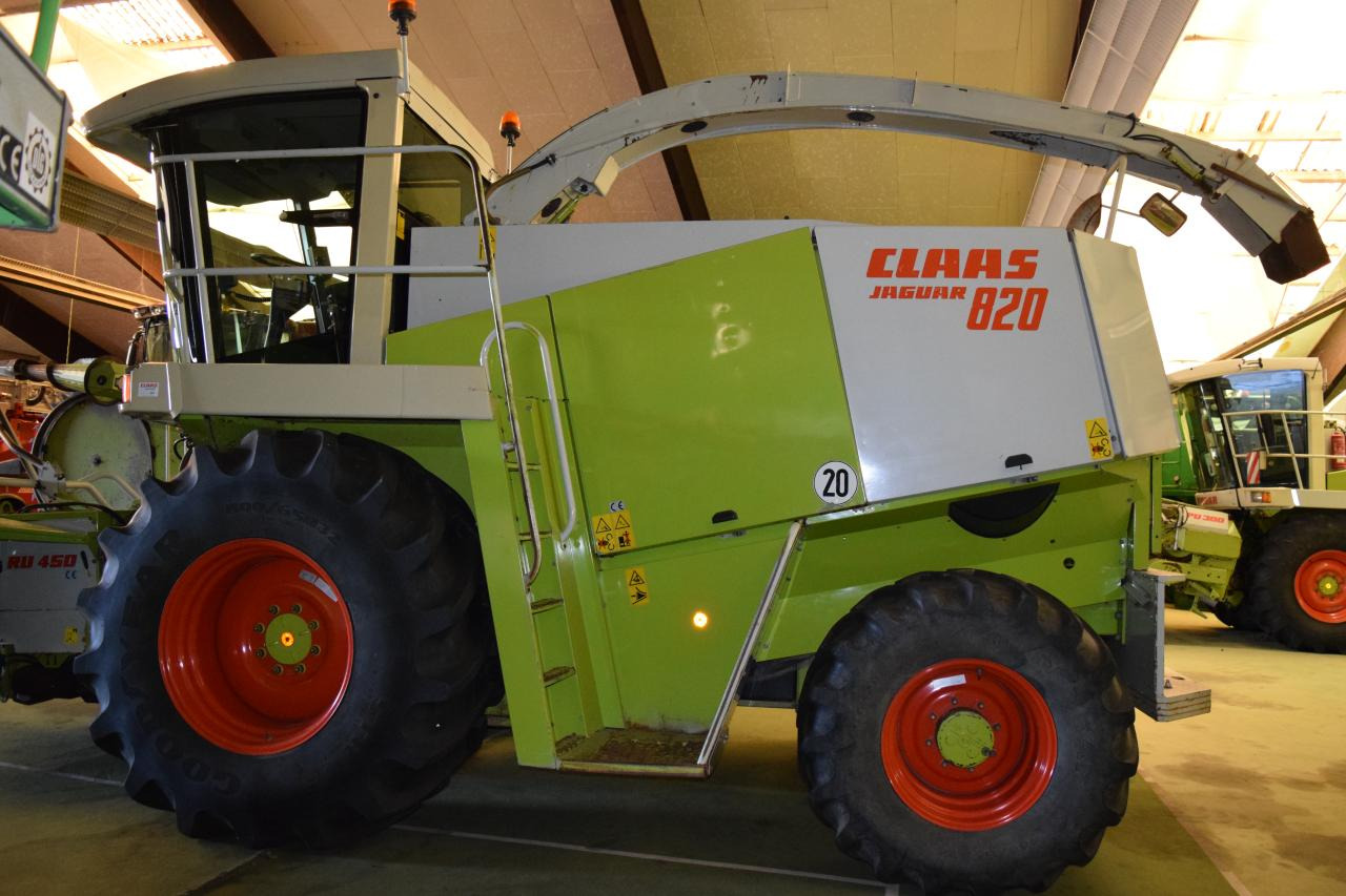 CLAAS Jaguar 820 - 견인식 목초수확기 : 사진 2 CLAAS Jaguar 820 - 견인식 목초수확기 : 사진 2