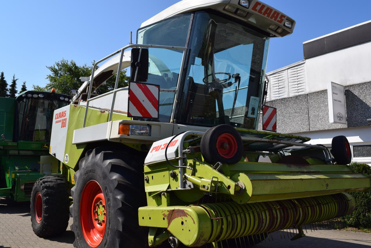 CLAAS Jaguar 860 - 견인식 목초수확기 : 사진 1 CLAAS Jaguar 860 - 견인식 목초수확기 : 사진 1