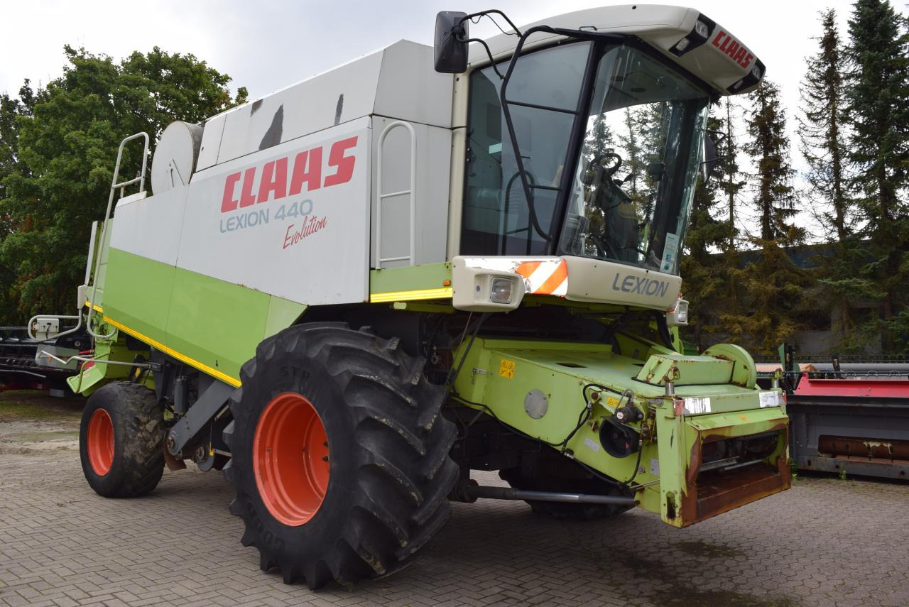 CLAAS Lexion 440 Evolution - 목초수확기 : 사진 4 CLAAS Lexion 440 Evolution - 목초수확기 : 사진 4