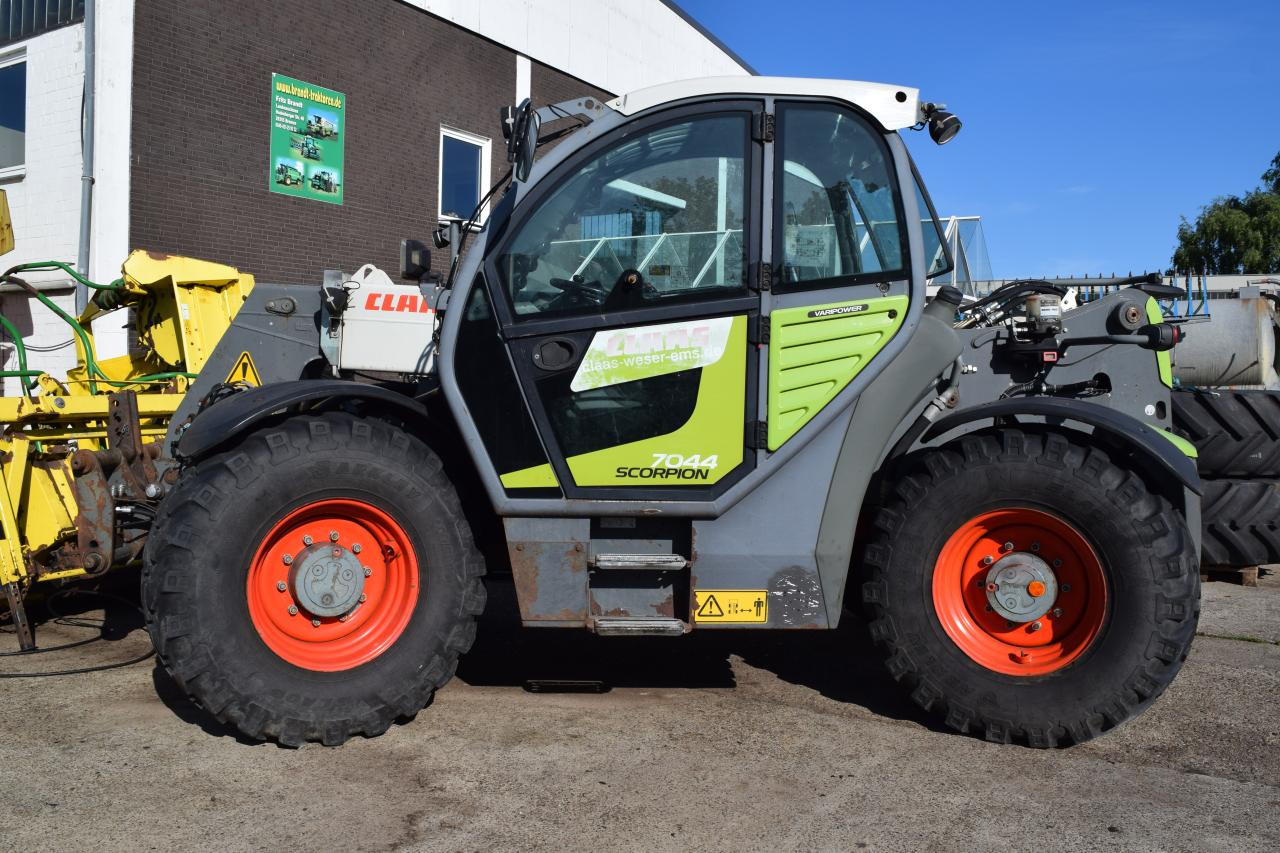 CLAAS SCORPION 7044 - 텔레스코픽 핸들러 : 사진 2 CLAAS SCORPION 7044 - 텔레스코픽 핸들러 : 사진 2