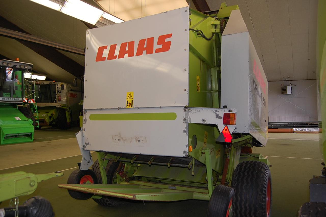 CLAAS Variant 280 - 원형 베일러 : 사진 3 CLAAS Variant 280 - 원형 베일러 : 사진 3