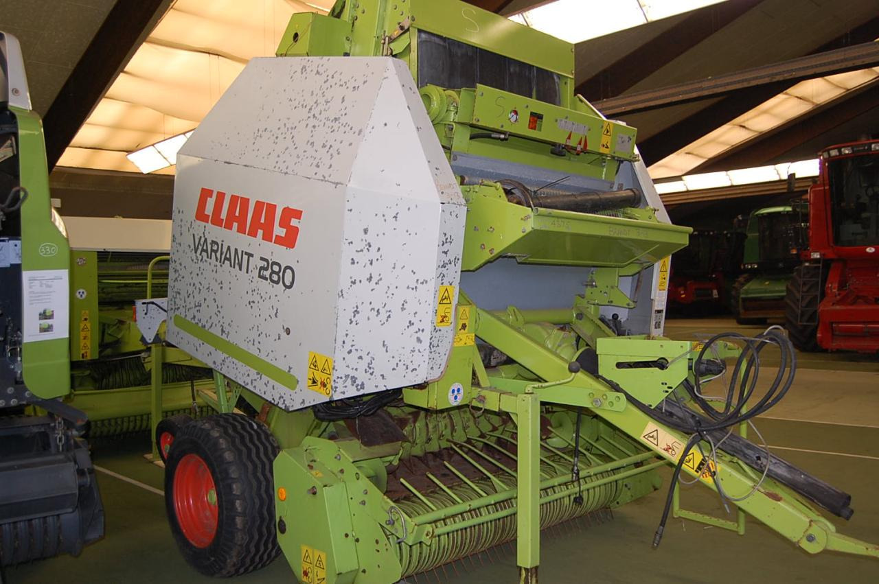 CLAAS Variant 280 - 원형 베일러 : 사진 2 CLAAS Variant 280 - 원형 베일러 : 사진 2