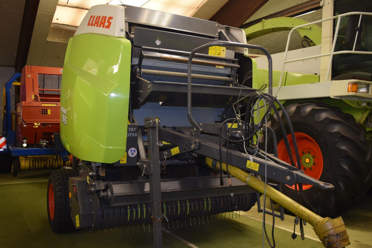 CLAAS Variant 365 RotoCut - 원형 베일러 : 사진 2 CLAAS Variant 365 RotoCut - 원형 베일러 : 사진 2