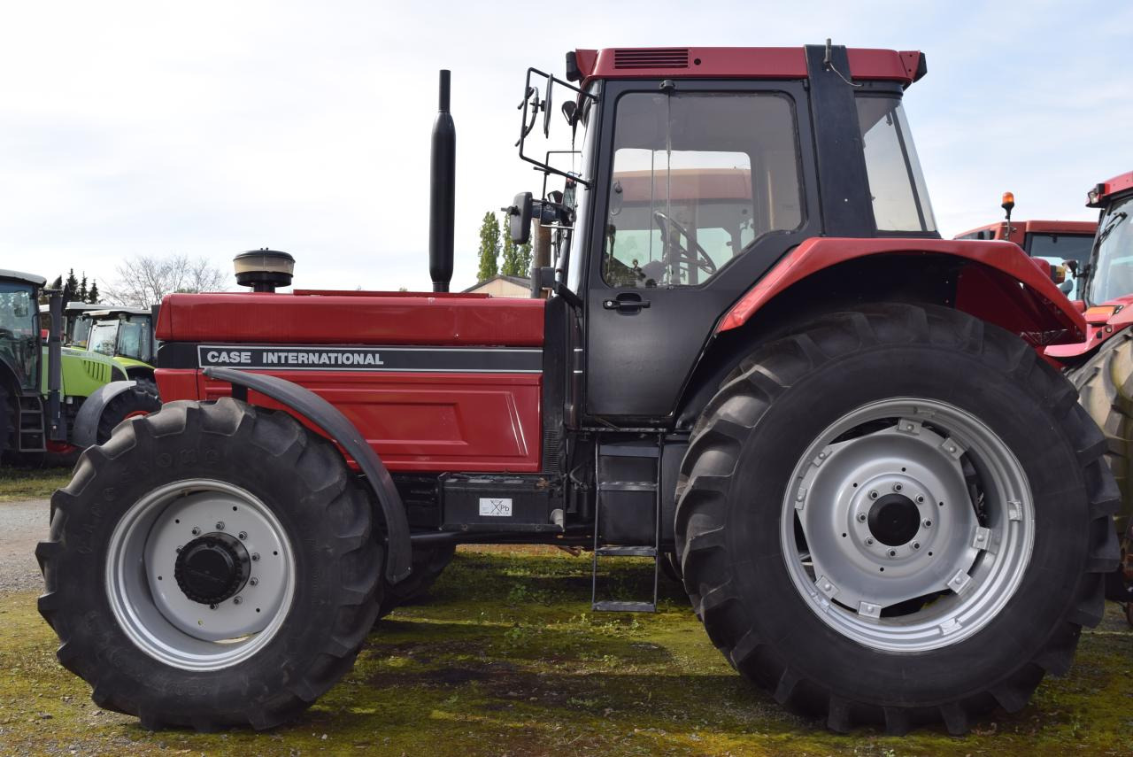 Case-IH 1455 XL A - 장궤형 트랙터 : 사진 1 Case-IH 1455 XL A - 장궤형 트랙터 : 사진 1