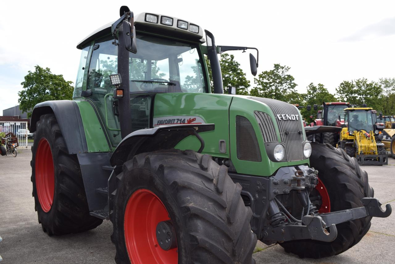 Fendt 714 Vario - 장궤형 트랙터 : 사진 2 Fendt 714 Vario - 장궤형 트랙터 : 사진 2