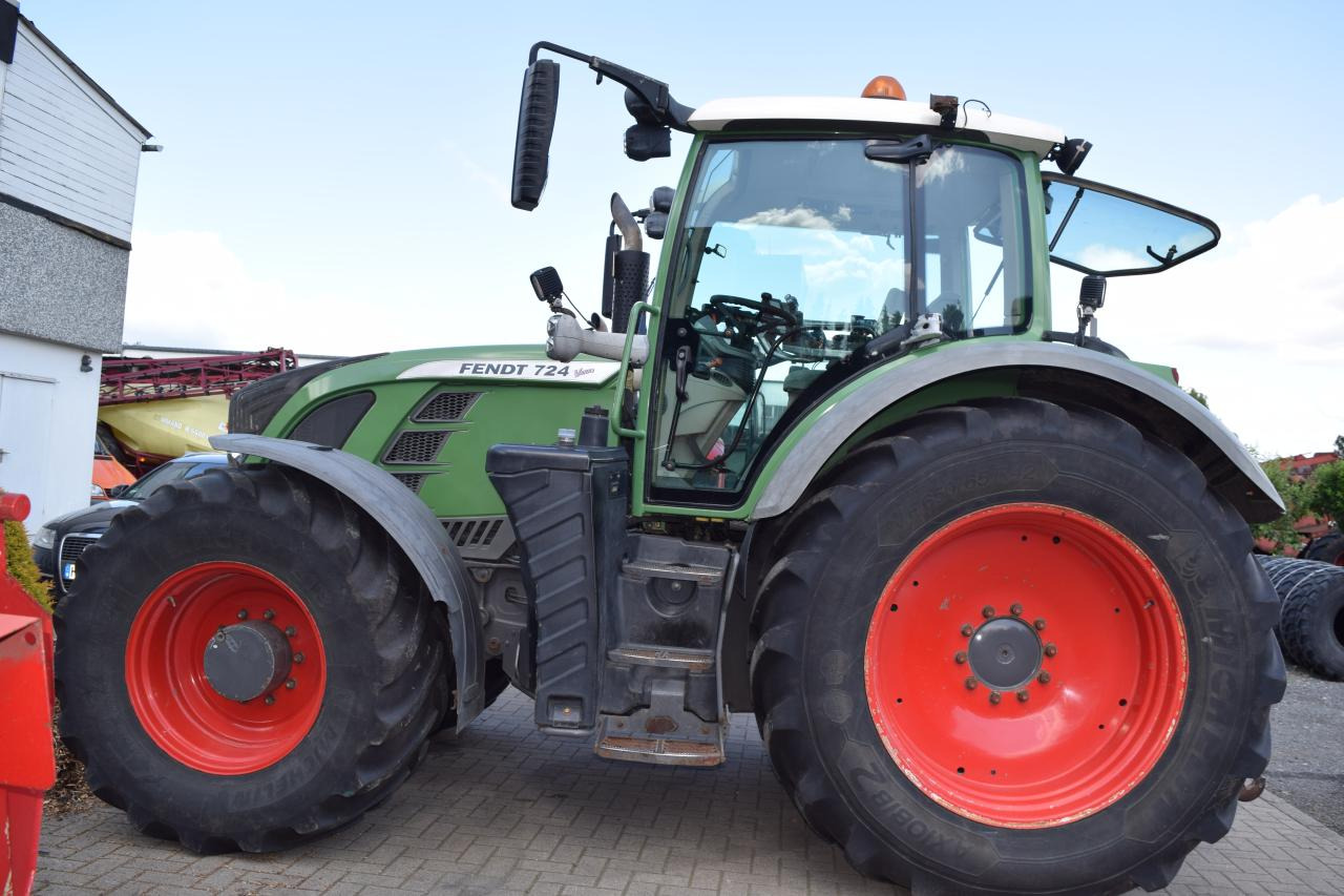 Fendt 724 Vario TMS SCR ProfiPlus - 장궤형 트랙터 : 사진 3 Fendt 724 Vario TMS SCR ProfiPlus - 장궤형 트랙터 : 사진 3