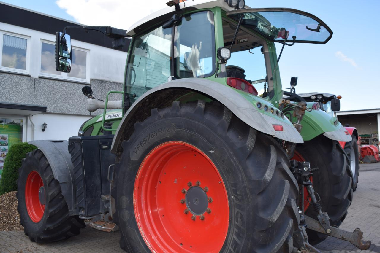 Fendt 724 Vario TMS SCR ProfiPlus - 장궤형 트랙터 : 사진 4 Fendt 724 Vario TMS SCR ProfiPlus - 장궤형 트랙터 : 사진 4