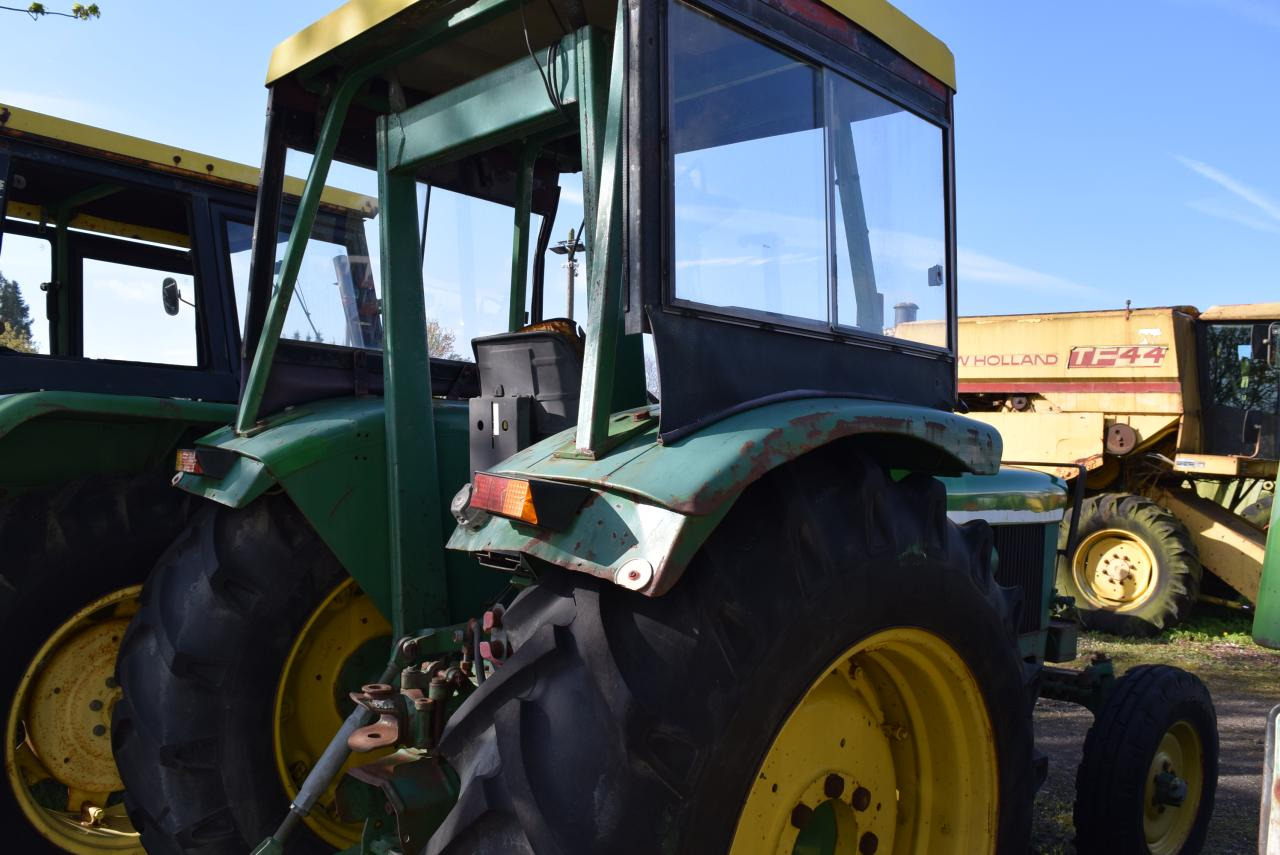 John Deere 2130 - 장궤형 트랙터 : 사진 3 John Deere 2130 - 장궤형 트랙터 : 사진 3