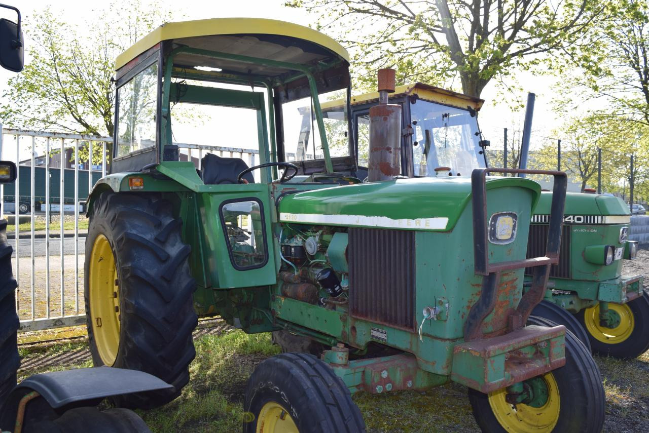 John Deere 2130 - 장궤형 트랙터 : 사진 2 John Deere 2130 - 장궤형 트랙터 : 사진 2