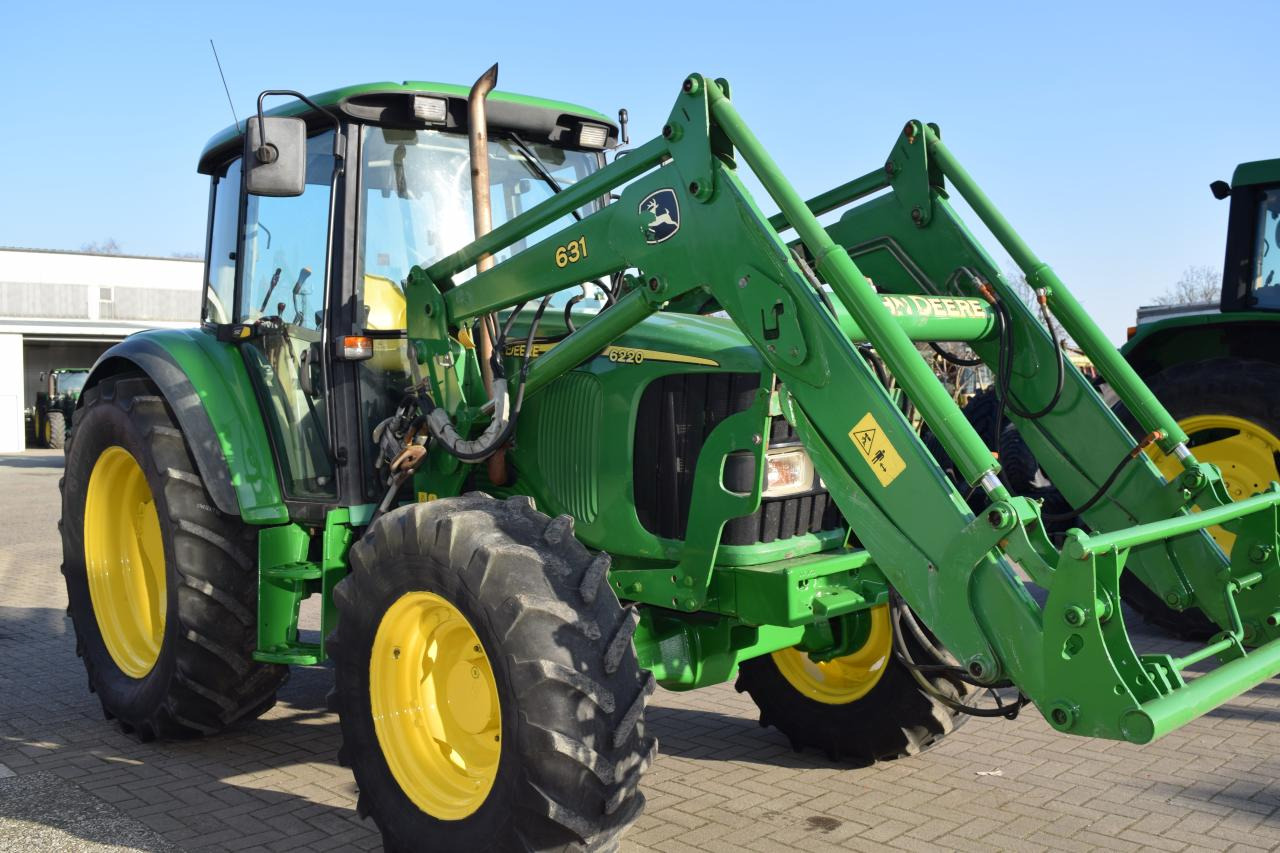 John Deere 6220 - 장궤형 트랙터 : 사진 3 John Deere 6220 - 장궤형 트랙터 : 사진 3