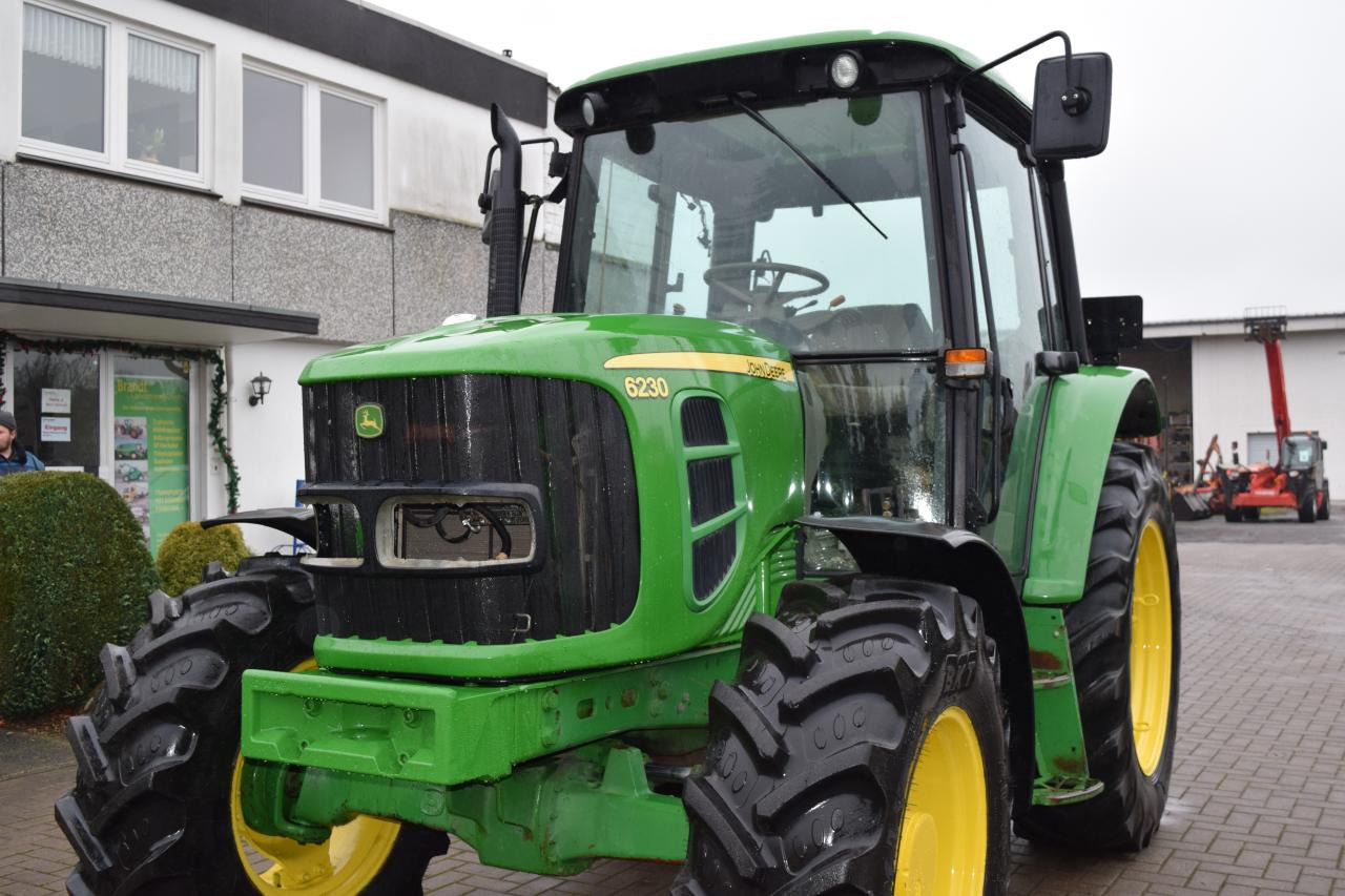 John Deere 6230 - 장궤형 트랙터 : 사진 5 John Deere 6230 - 장궤형 트랙터 : 사진 5