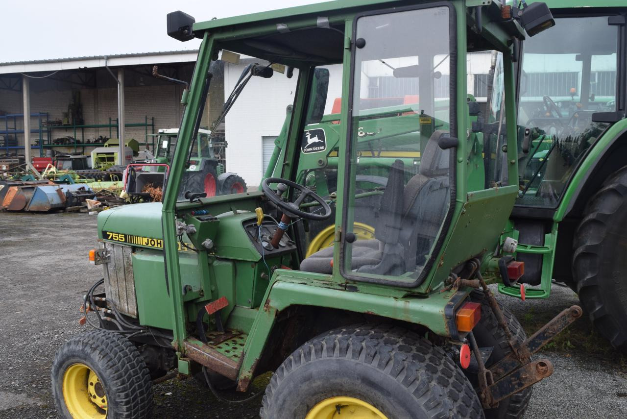 John Deere 755 - 장궤형 트랙터 : 사진 3 John Deere 755 - 장궤형 트랙터 : 사진 3
