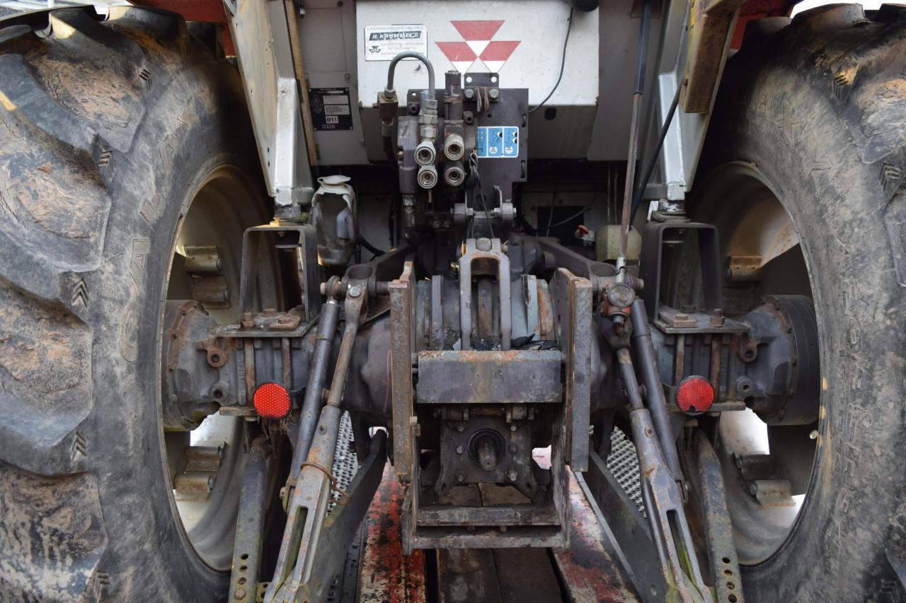 Massey Ferguson MF 390 T *Brandschaden* - 장궤형 트랙터 : 사진 5 Massey Ferguson MF 390 T *Brandschaden* - 장궤형 트랙터 : 사진 5