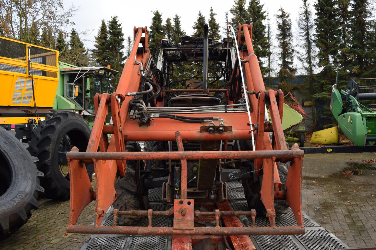 Massey Ferguson MF 390 T *Brandschaden* - 장궤형 트랙터 : 사진 3 Massey Ferguson MF 390 T *Brandschaden* - 장궤형 트랙터 : 사진 3