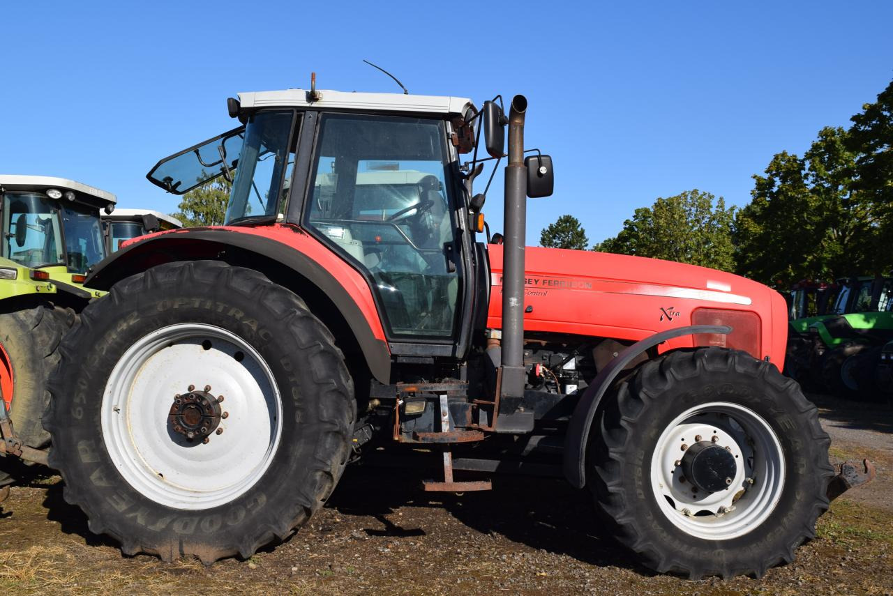 Massey Ferguson MF 8250 - 장궤형 트랙터 : 사진 3 Massey Ferguson MF 8250 - 장궤형 트랙터 : 사진 3