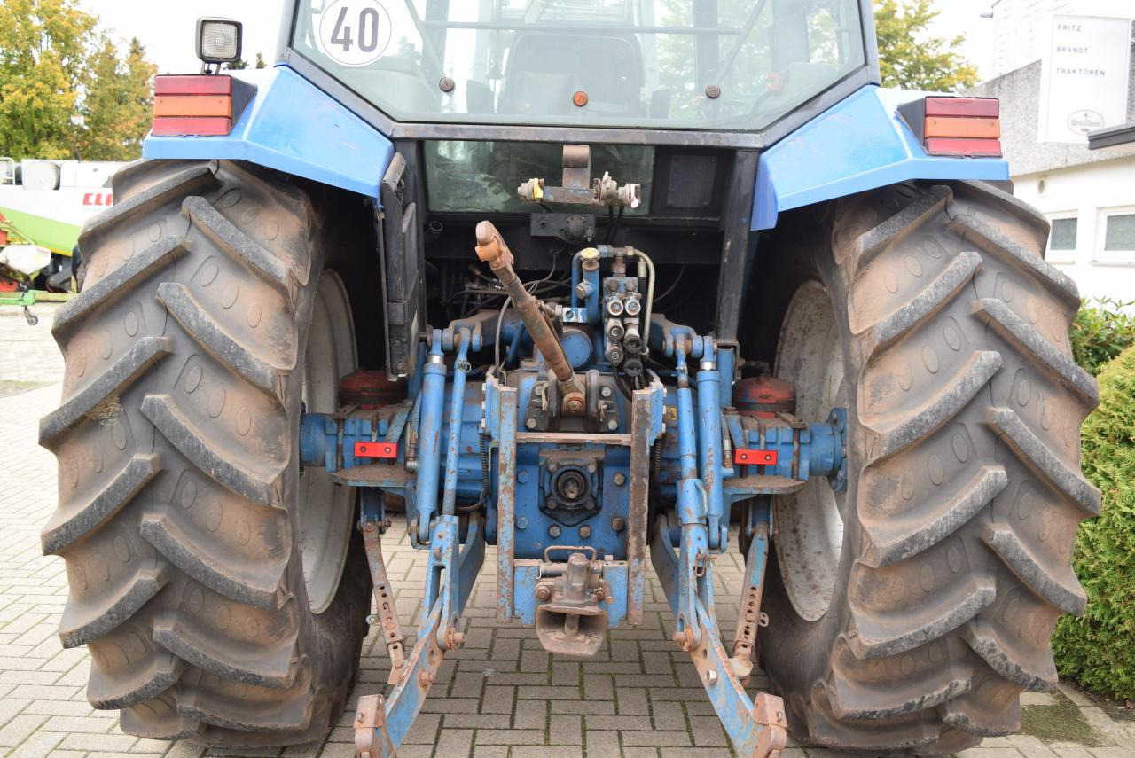 New Holland 8340 - 장궤형 트랙터 : 사진 4 New Holland 8340 - 장궤형 트랙터 : 사진 4