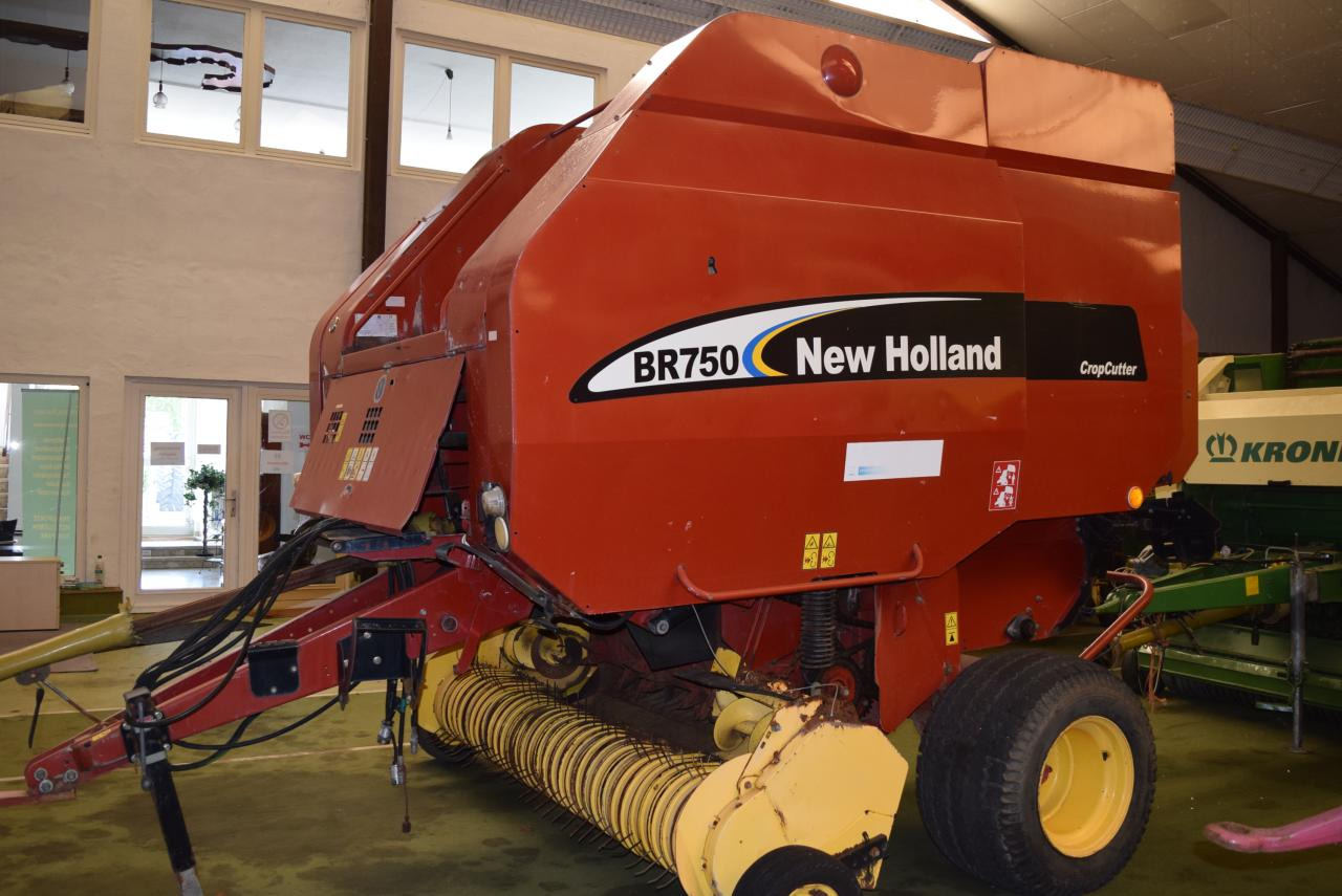 New Holland BR 750 CropCutter - 원형 베일러 : 사진 1 New Holland BR 750 CropCutter - 원형 베일러 : 사진 1