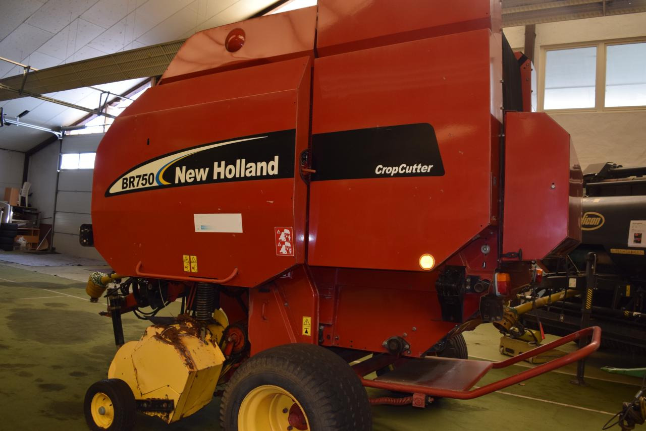 New Holland BR 750 CropCutter - 원형 베일러 : 사진 4 New Holland BR 750 CropCutter - 원형 베일러 : 사진 4