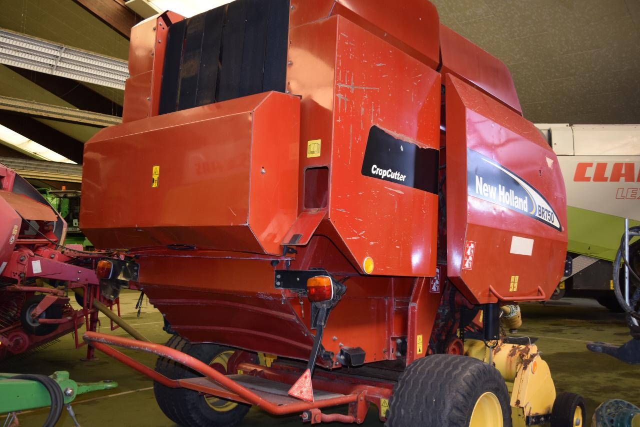 New Holland BR 750 CropCutter - 원형 베일러 : 사진 3 New Holland BR 750 CropCutter - 원형 베일러 : 사진 3