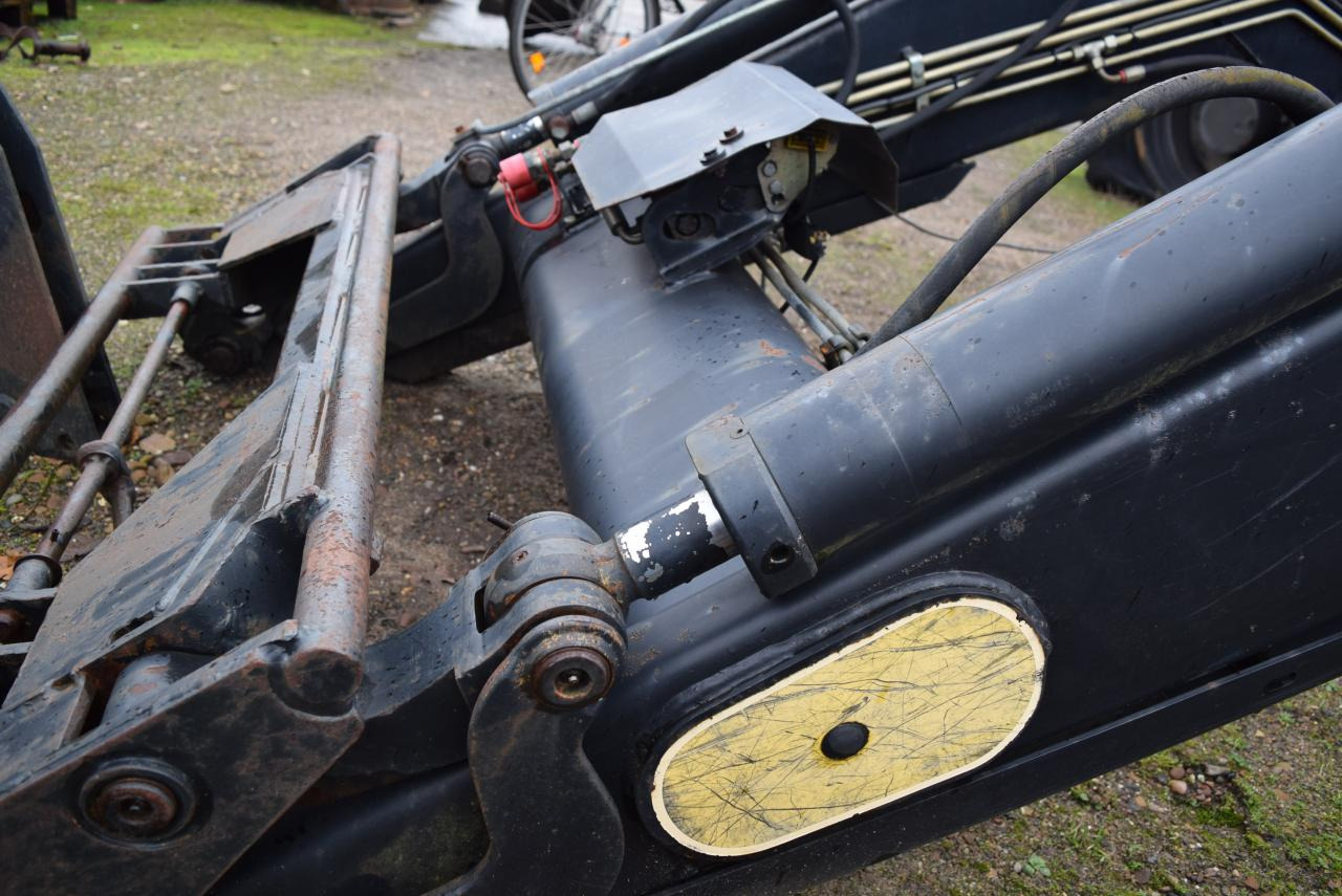 Stoll Robust F71 - 트랙터용 프론트 로더 : 사진 4 Stoll Robust F71 - 트랙터용 프론트 로더 : 사진 4