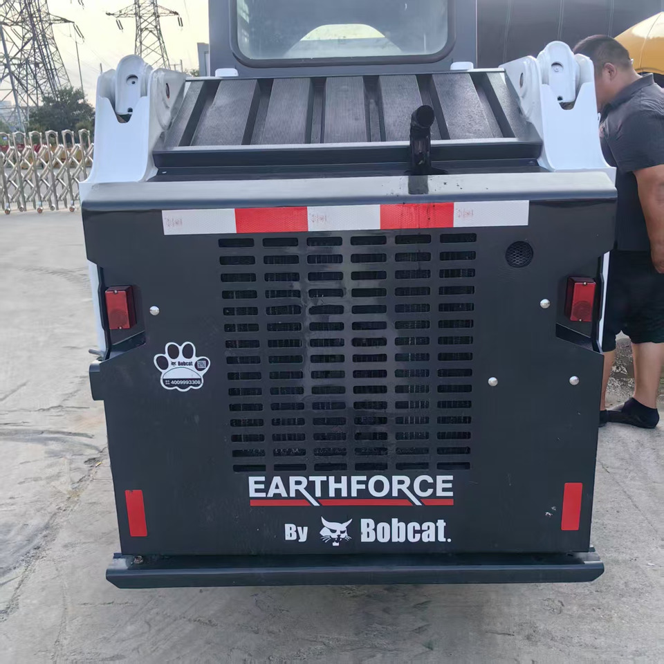BOBCAT S160 - 스키드 스티어 로더 : 사진 3 BOBCAT S160 - 스키드 스티어 로더 : 사진 3