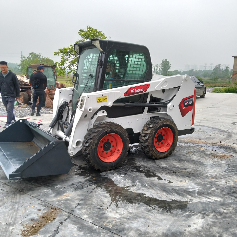BOBCAT S550 - 스키드 스티어 로더 : 사진 2 BOBCAT S550 - 스키드 스티어 로더 : 사진 2
